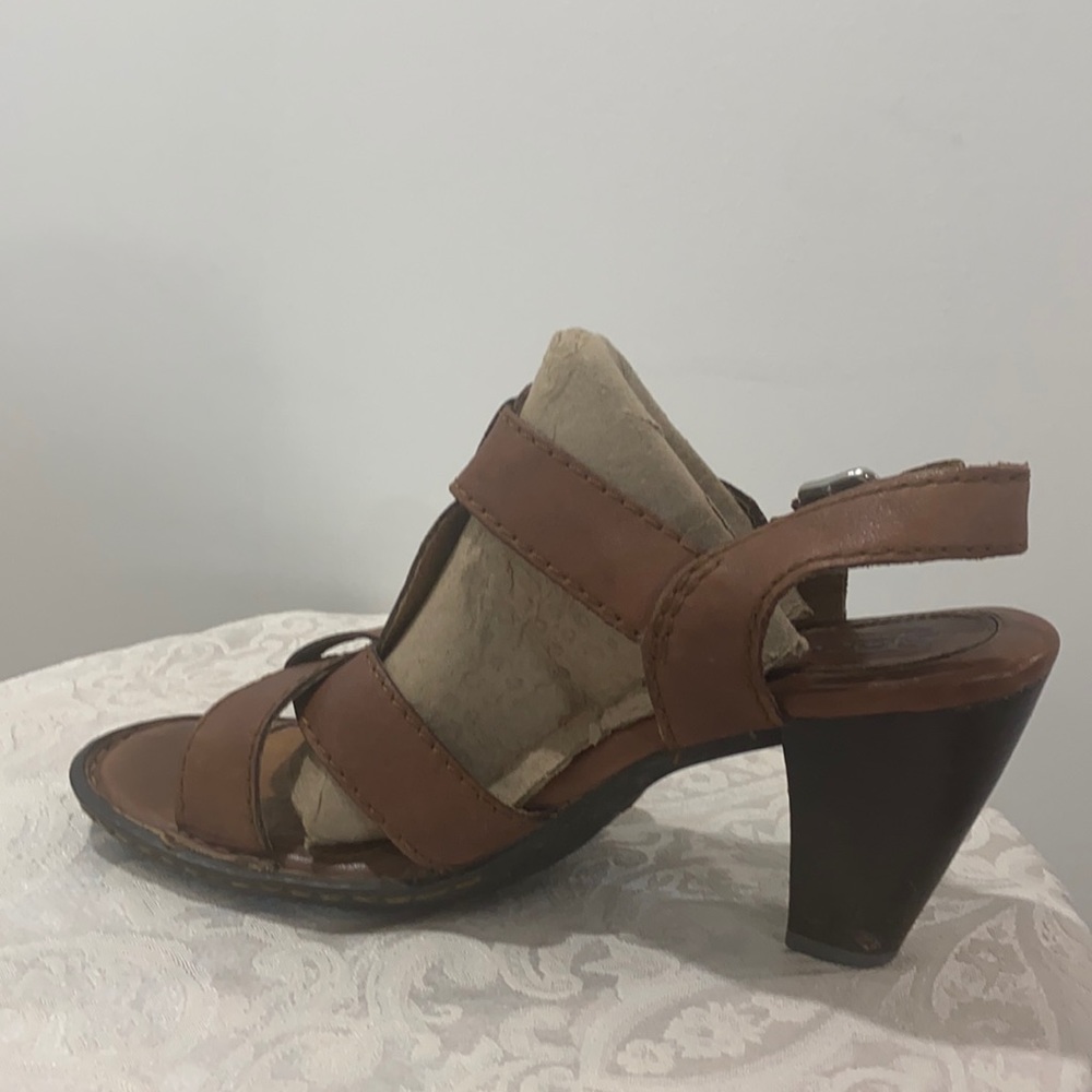 Born brown leather sandals Size 40.5
